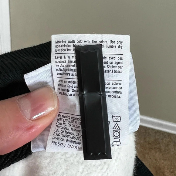 Champion • Plaid Cropped Sweater - Picture 6 of 6